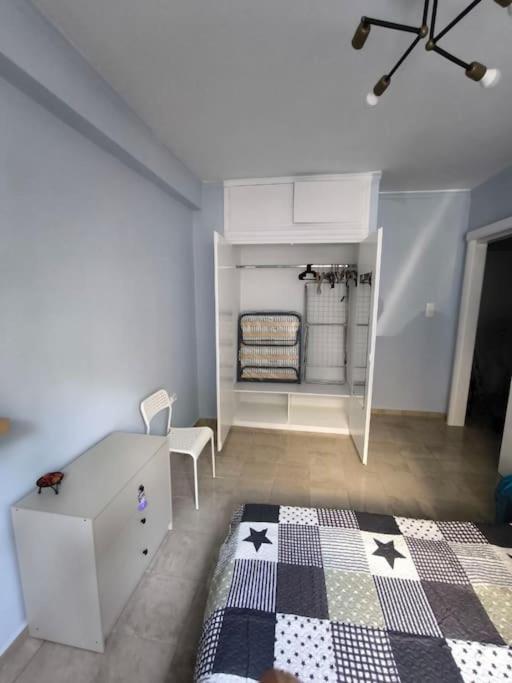 Apartment 50 Meters From The Beach Loutráki Exterior foto
